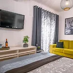 Avenue View