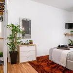 Avenue View بيت شباب