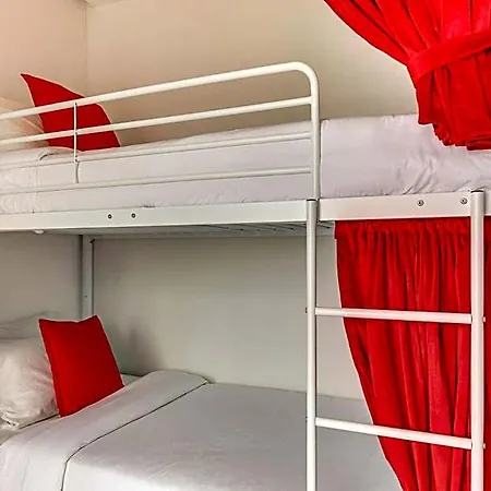 Hostal Avenue View