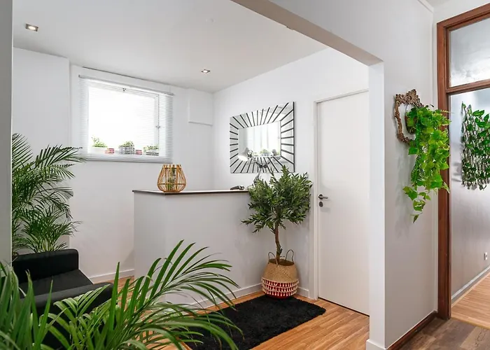 Hostal Avenue View - *