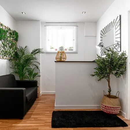 Avenue View - * Porto