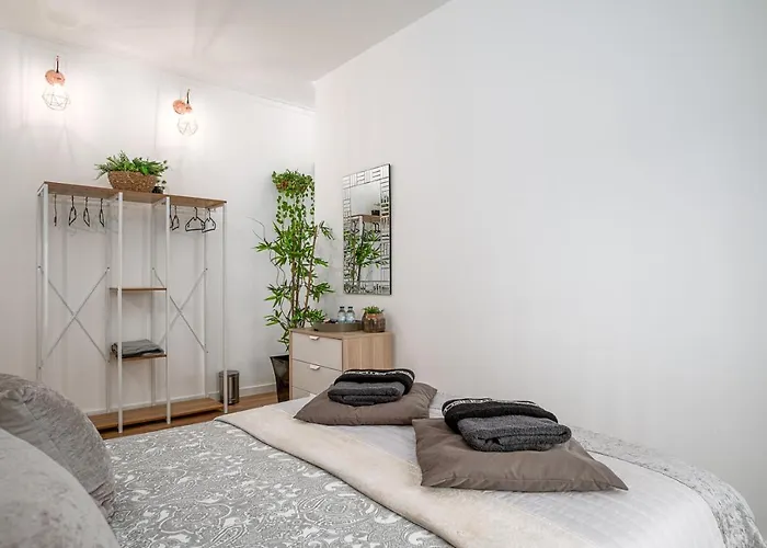 Avenue View - אכסניה