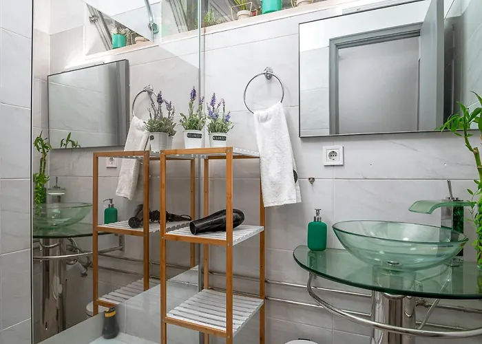 Hostal Avenue View - *