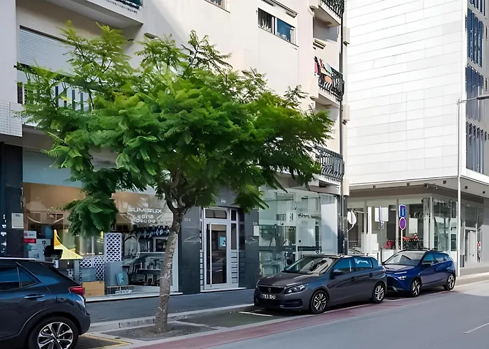 Avenue View - Hostel Porto